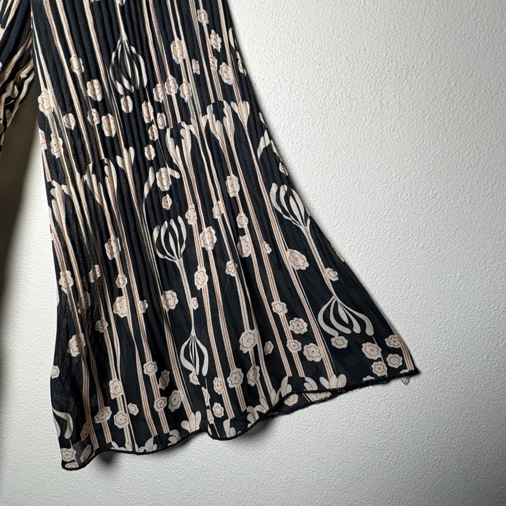 Nicola Women's Blouse w/ Bell Sleeves Black and cream Size L - Picture 2 of 5